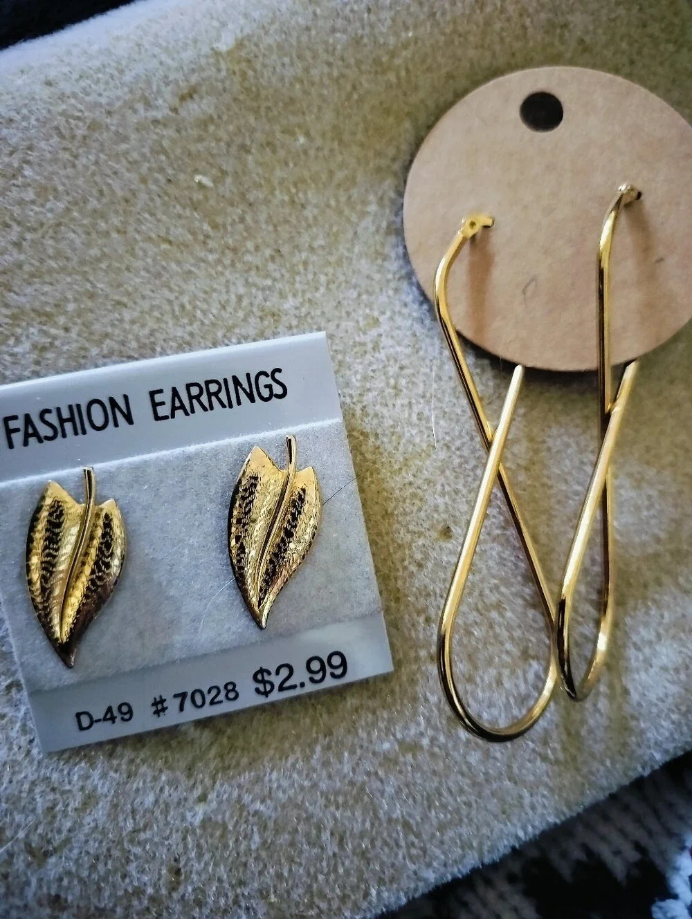 Set of 2 Gold Tone Earrings: Vintage Leaf Studs & Abstract Twisted Wire Drops